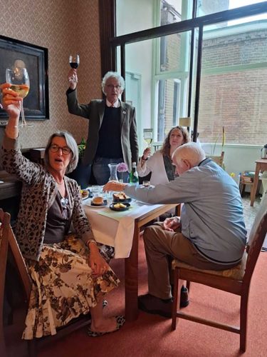 2e8b5279-1bc8-4f63-bd35-867a721a1c3d