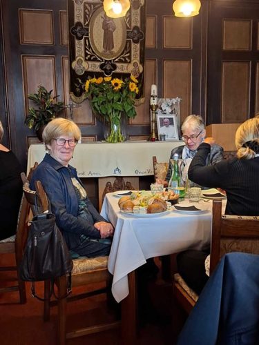 b4bedca1-5c03-40e3-958b-e9f72e558261